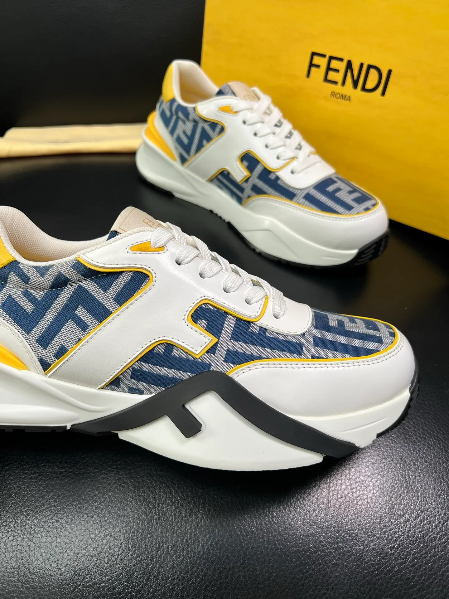 Men's shoes 💰840 FENDI top purchasing Fendi counters are equipped with the original factory, original fabrics imported from Italy, breathable and comfortable cowhide lining, soles: original soles specially provided by the original factory are super comfortable, original factory orders 🔍high quality, you can enter and exit the counter at will, welcome to compare, code number 39-44 (customized 38-45) 85856